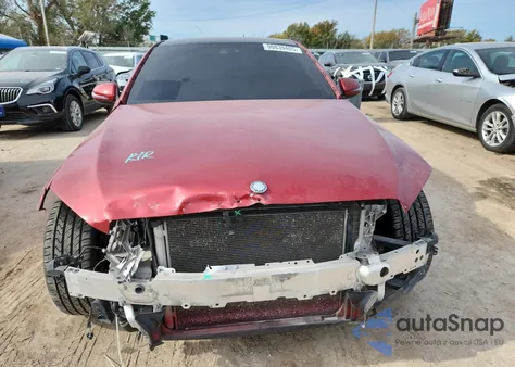 2016 Mercedes-Benz C 300 z USA, uszkodzony, nr VIN 55SWF4JB3GU151487